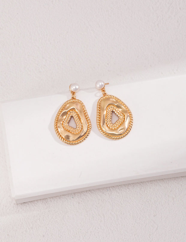 Regal Pearl Court Earrings