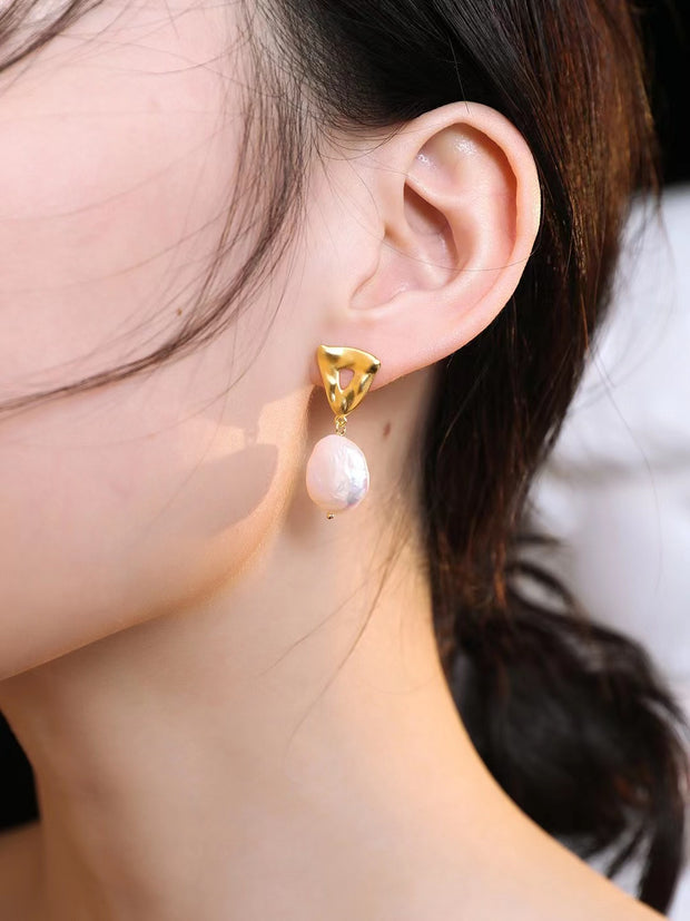 Flat Shape Pearl Earring